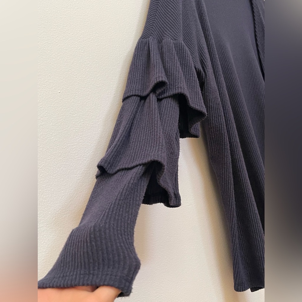 Everly Ruffle Sleeve Cardigan - Picture 4 of 8